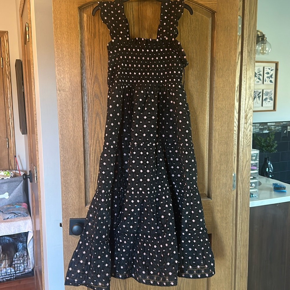 Like new crown & Ivy dress; sz M; fluffy full skirt, stretchy bodice